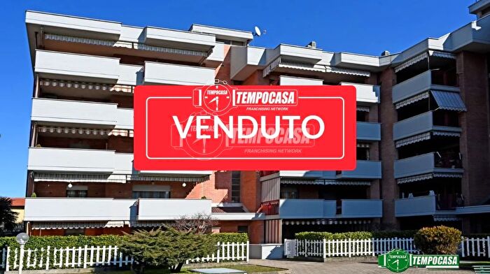 Appartamento quadrilocale in vendita in Via Ugo Foscolo, Venaria Reale