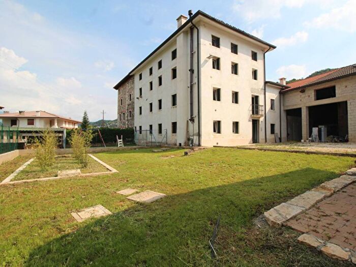 Appartamento quadrilocale in affitto in Via DallAva, Nogarole Vicentino