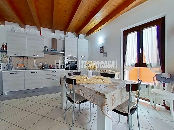 Appartamento bilocale in vendita in Via Roma, Biassono