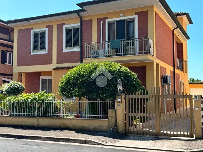 Appartamento trilocale in vendita in Via Moncenisio, Latina