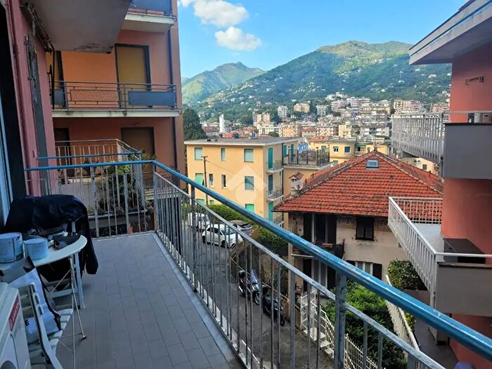 Appartamento bilocale in vendita in Via dei Glicini, Rapallo
