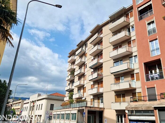 Appartamento trilocale in affitto in via italia libera, Borghi, Como