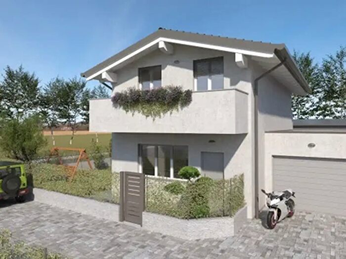 Casa quadrilocale in vendita in Via Cavalieri di Vittorio Veneto, Bregnano