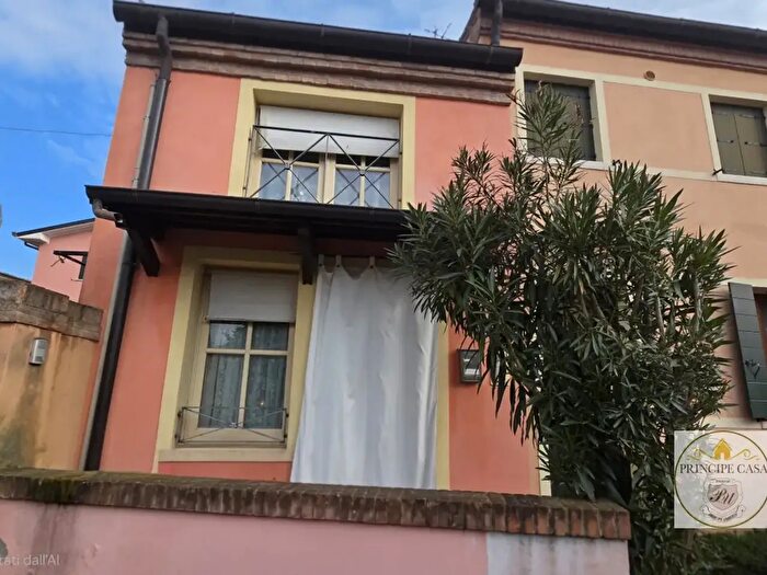 Casa bilocale in vendita in Via Pilastro, Este