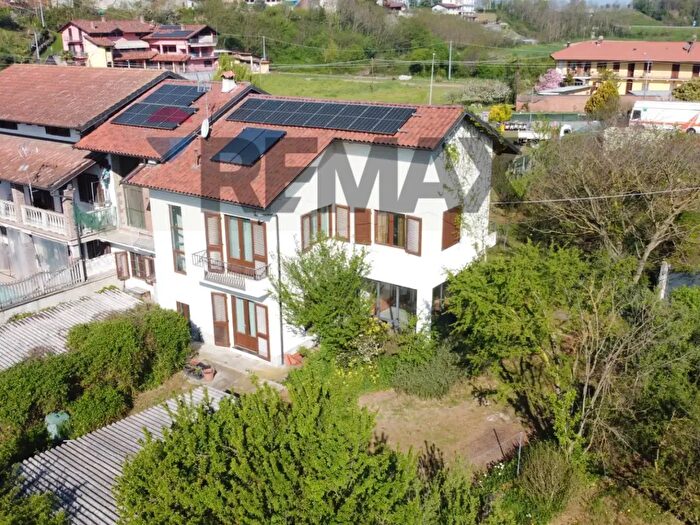 Casa con 8 locali in vendita in Via Regione Dossi, Rondissone