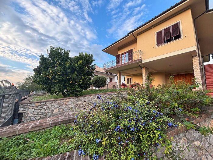 Casa con 7 locali in vendita in Casciana Terme Lari