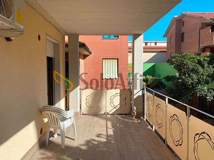 Appartamento trilocale in affitto in Via Novembre, Marina di Grosseto, Grosseto