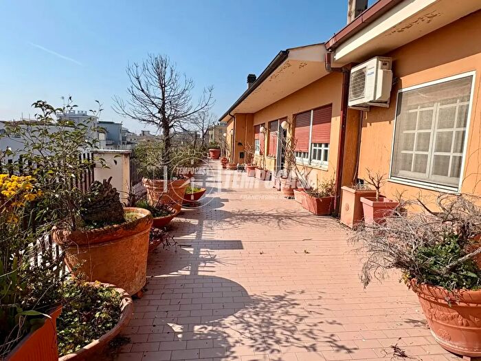 Appartamento con 5 locali in vendita in Via Firenze, Pescara