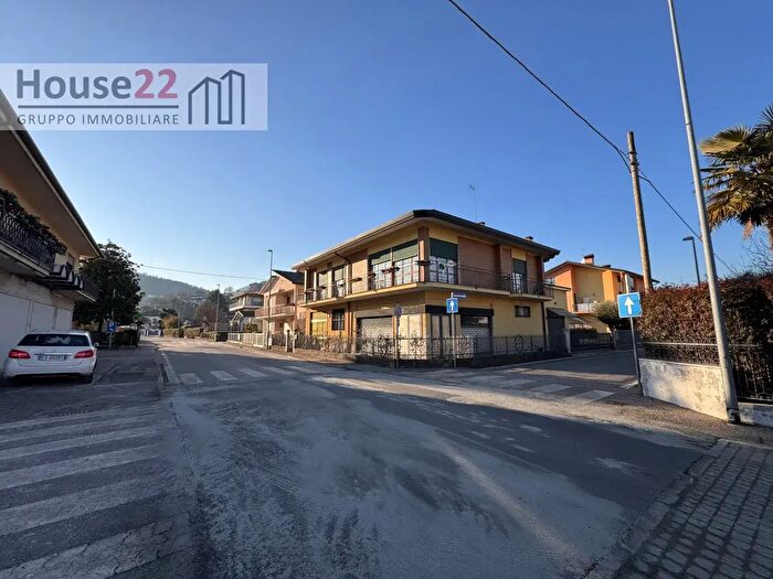 Casa in vendita in Via Leonardo da Vinci, Isola Vicentina