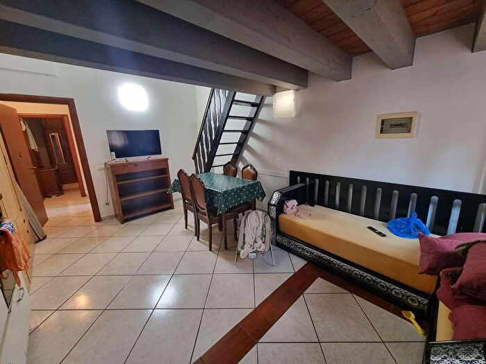 Appartamento bilocale in vendita in Via Sardegna, Limbiate