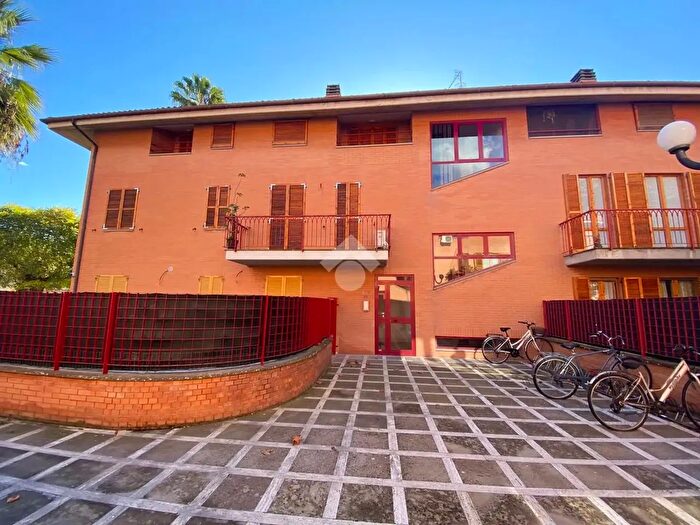 Appartamento trilocale in vendita in Via Fratelli Rosselli, Grottammare