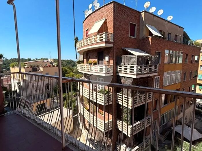 Appartamento quadrilocale in vendita in Via Nerola, Roma