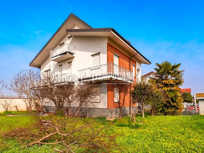 Casa con 5 locali in vendita in Via San Giorgio Canavese, Poirino