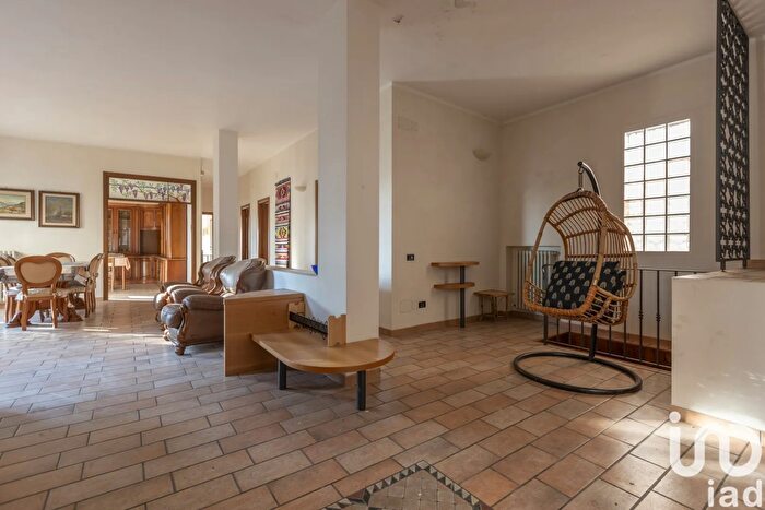 Appartamento con 7 locali in vendita in Via Via Misericordia, Osimo