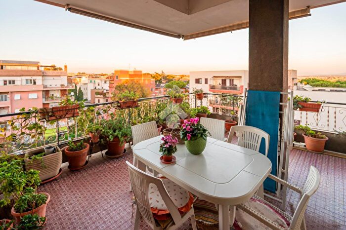 Appartamento con 5 locali in vendita in Via dell Imbrecciato, Roma