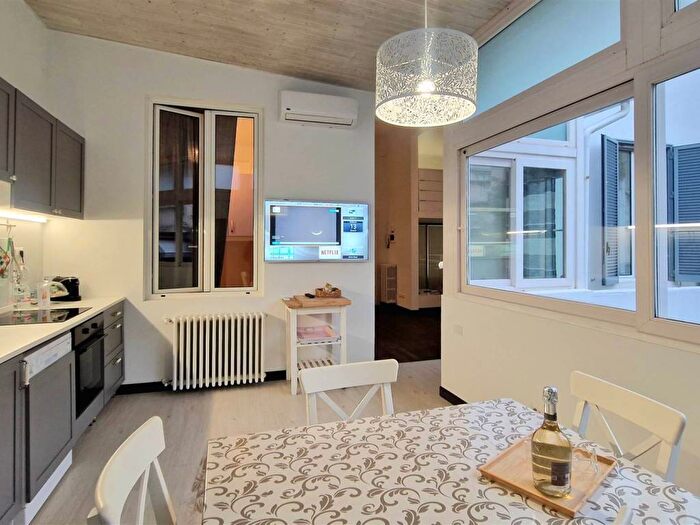 Appartamento quadrilocale in affitto in via Giotto, Lungomare, Viareggio