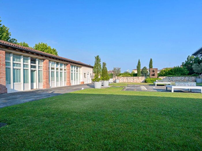 Appartamento trilocale in affitto in Via Malta, Brescia Due, Brescia