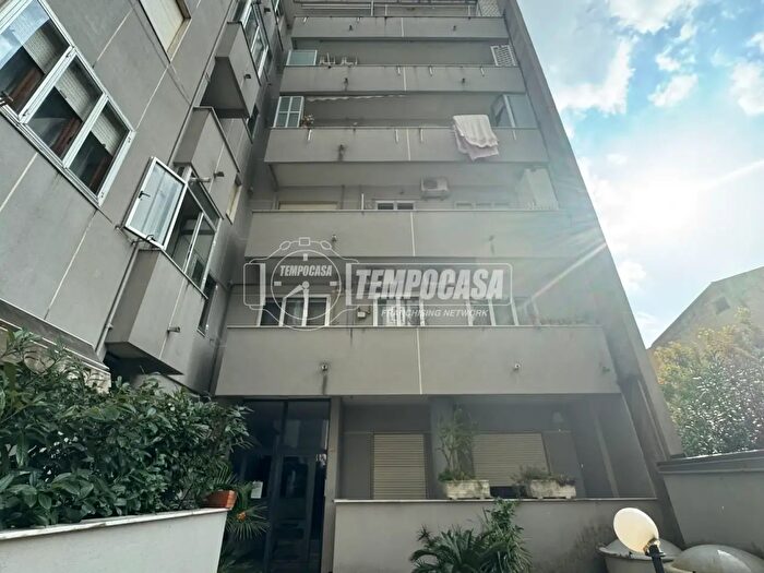 Appartamento quadrilocale in vendita in Via Fulvio Renella, Caserta