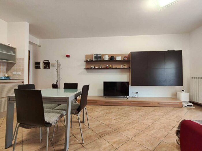 Appartamento trilocale in affitto in Via Luca Benincasa, Corciano