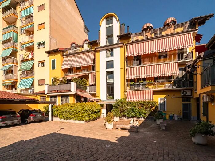 Appartamento con 5 locali in vendita in Via Cottolengo, Vinovo