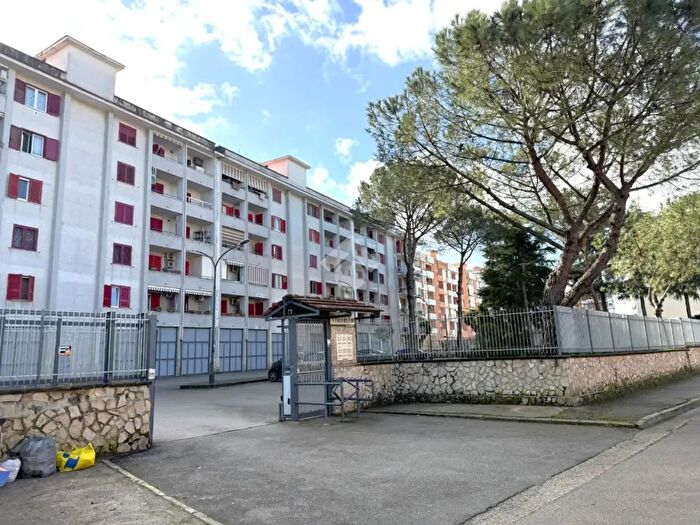 Appartamento quadrilocale in vendita in Via Mauro Calvanese, Casoria
