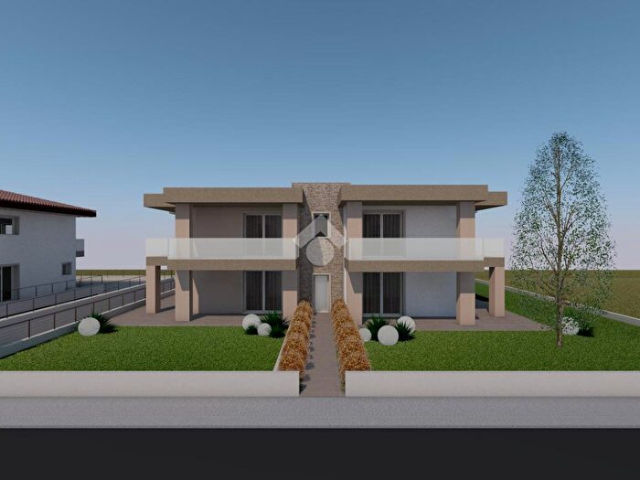 Appartamento trilocale in vendita in Via Aprile, Rovato