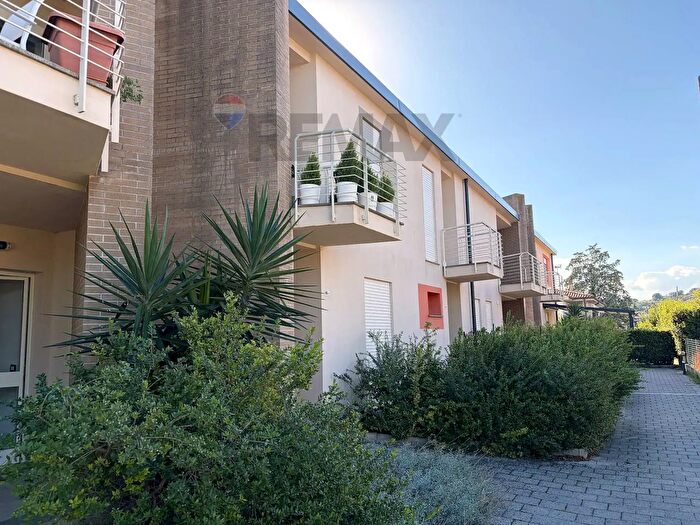 Appartamento con 5 locali in vendita in Via Toscana Snc, Roccastrada