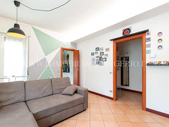 Appartamento trilocale in vendita in Via, Pontida