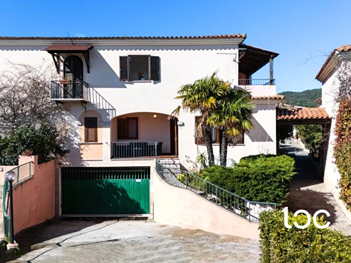 Casa quadrilocale in vendita in Budoni