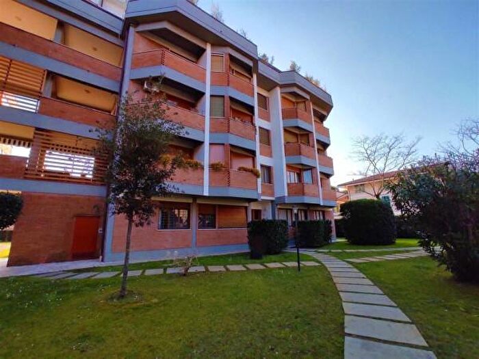 Appartamento con 5 locali in affitto in Forte Dei Marmi