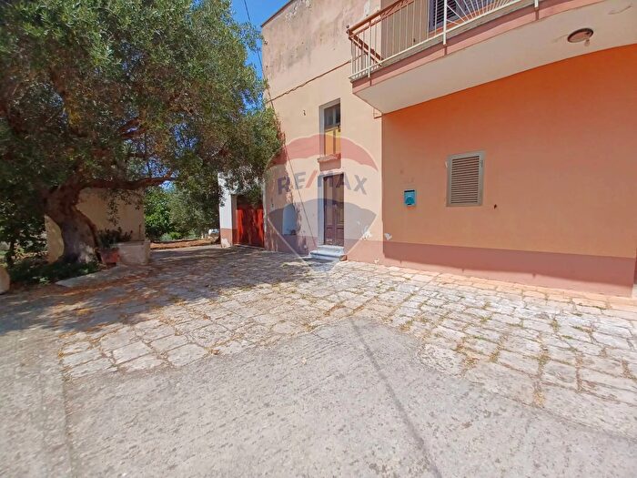 Casa quadrilocale in vendita in Monopoli