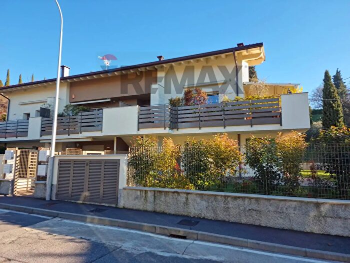 Appartamento trilocale in vendita in Via Ponchielli, Mozzo