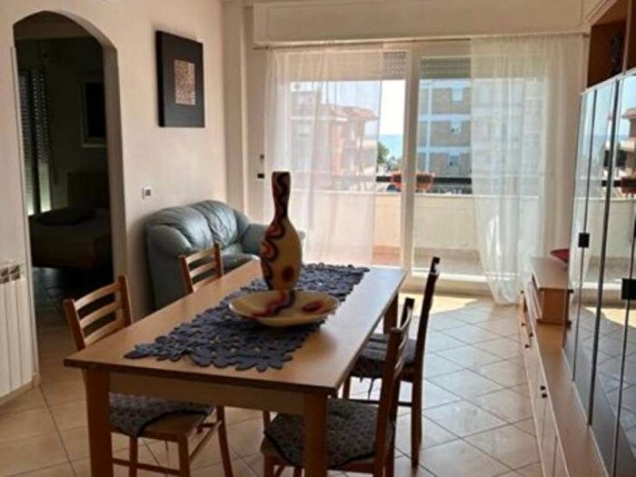 Appartamento trilocale in affitto in Via Montecristo, Latina Lido, Latina