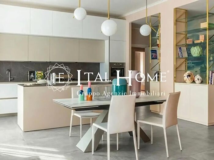 Appartamento con 5 locali in vendita in Via Marcello Prestinari, Milano