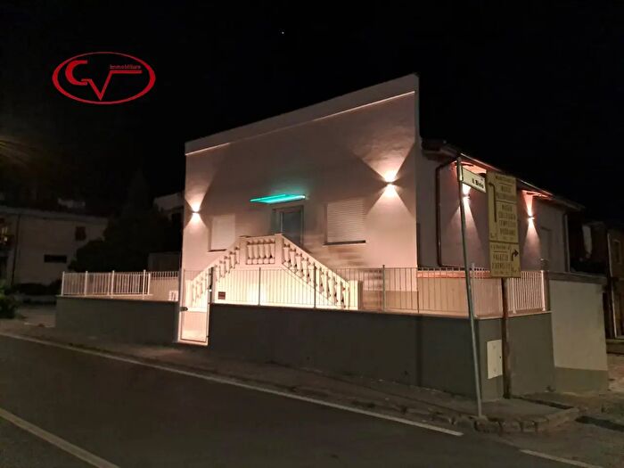 Casa con 5 locali in vendita in Via Pochielli, Montevarchi