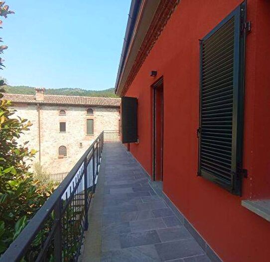 Casa con 6 locali in affitto in Pianello Val Tidone
