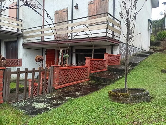 Casa quadrilocale in vendita in Gropparello