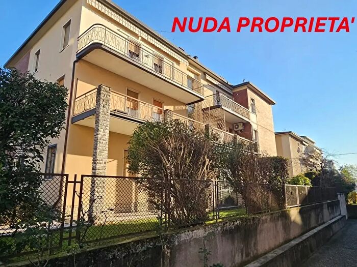 Appartamento trilocale in vendita in Via Monte Baldo, Brescia