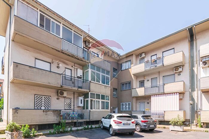 Appartamento con 5 locali in vendita in Via Riposto, Mascalucia