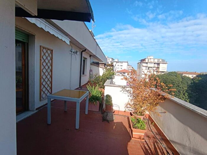 Appartamento bilocale in affitto in Via Ugo Foscolo, Pratale, Pisa