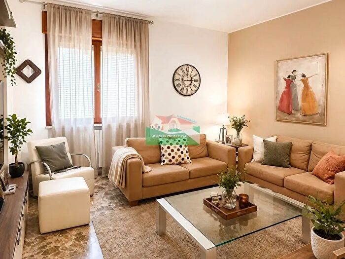 Appartamento con 5 locali in vendita in Circonvallazione San Gaetanino, Ravenna