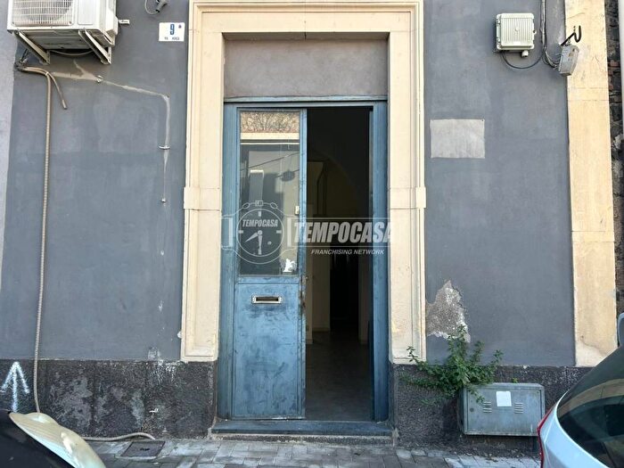 Appartamento bilocale in affitto in Via Menza, Picanello, Catania