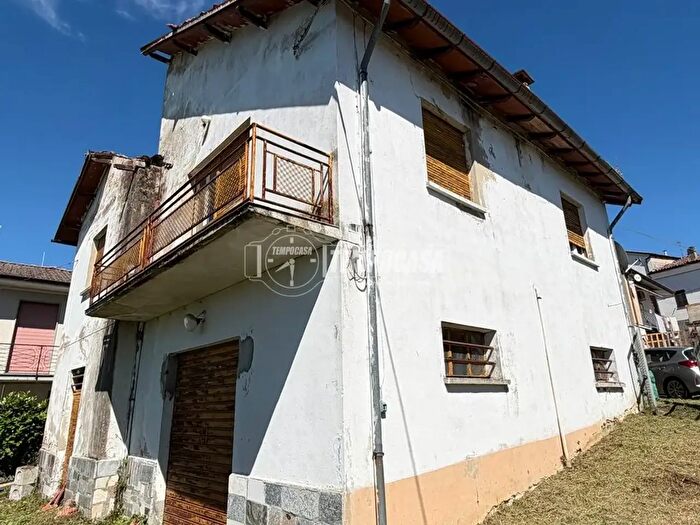 Casa con 5 locali in vendita in Via Strada Nuova, Ziano Piacentino