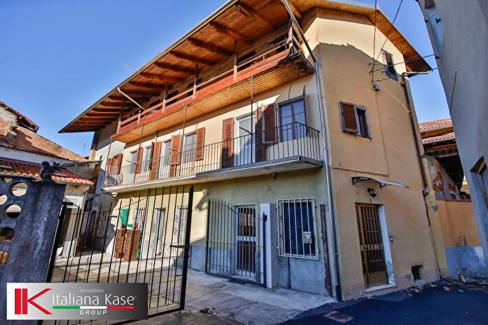 Casa bilocale in vendita in Piazza Caduti, Vestigne