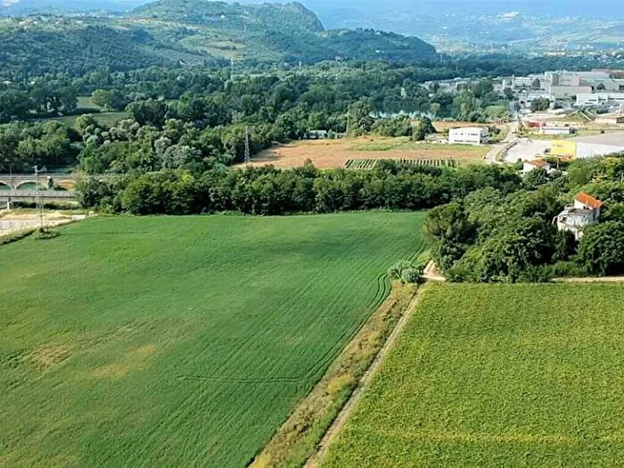 Casa con 7 locali in vendita in Via della Stazione, Rosciano