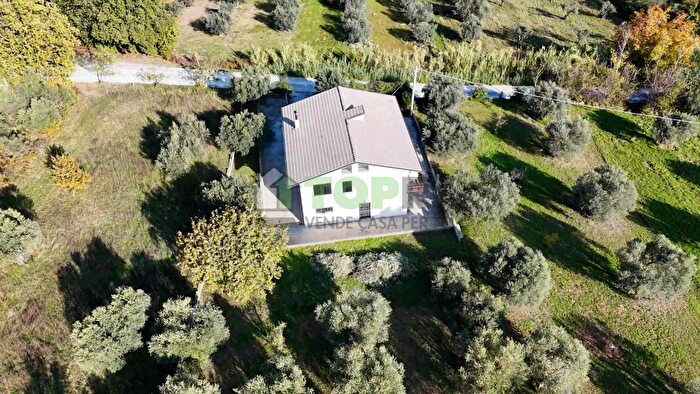 Casa con 8 locali in vendita in Rapino, Rapino