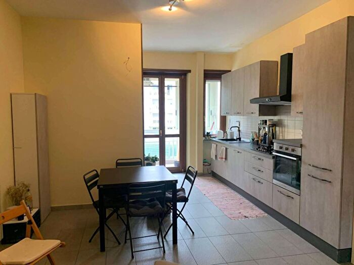 Appartamento trilocale in affitto in via Testona, Nizza Millefonti, Torino