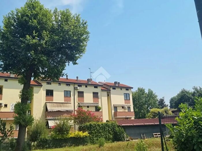 Appartamento trilocale in vendita in Strada Dani Maesta', Parma