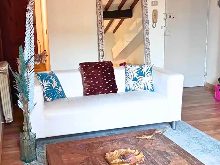 Appartamento con 5 locali in affitto in Firenze