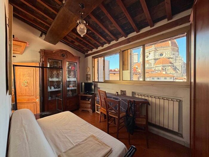 Appartamento in affitto in Via dell'Oriuolo, Duomo, Firenze